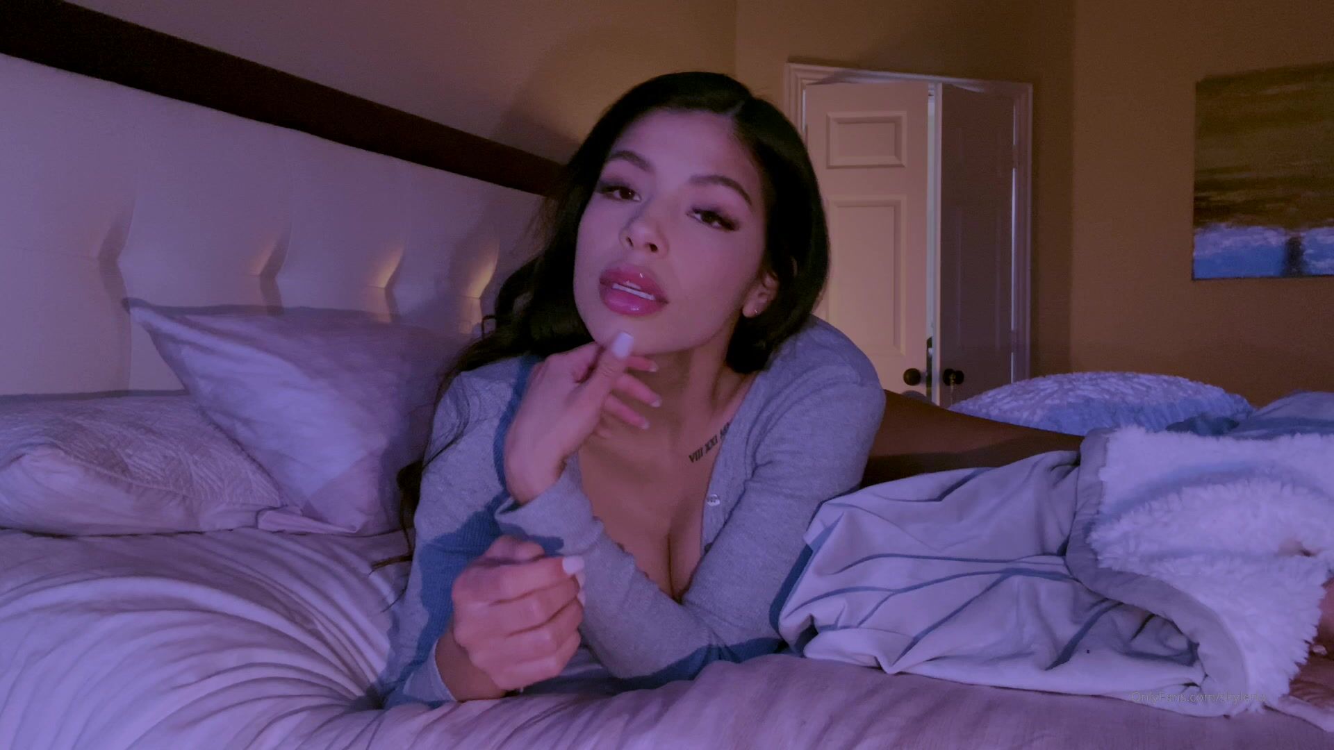 Skylerlo Practicing Her Blowjob Skills