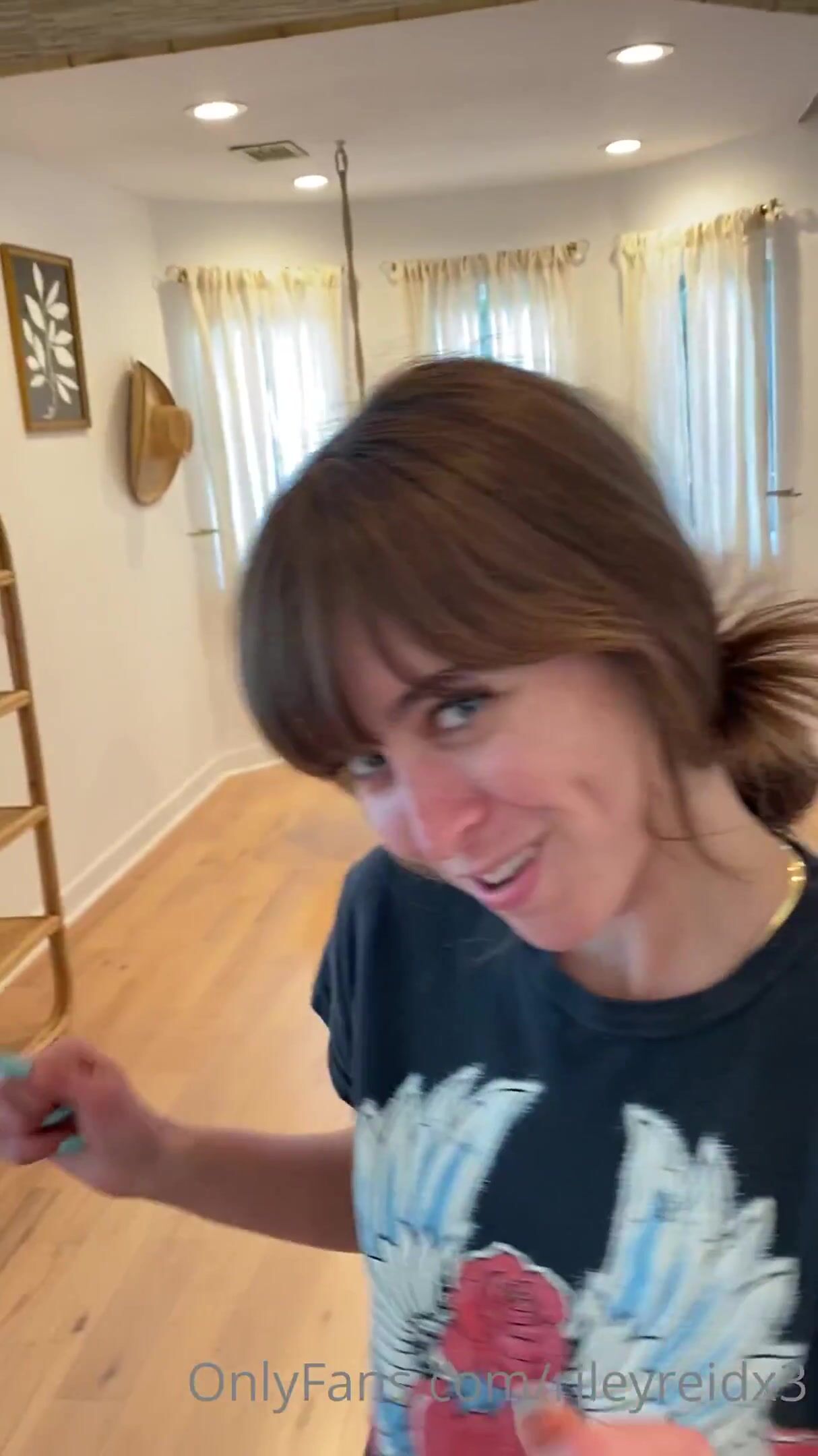 Riley Reid Lets The Postman Use Her Mouth And Cunt