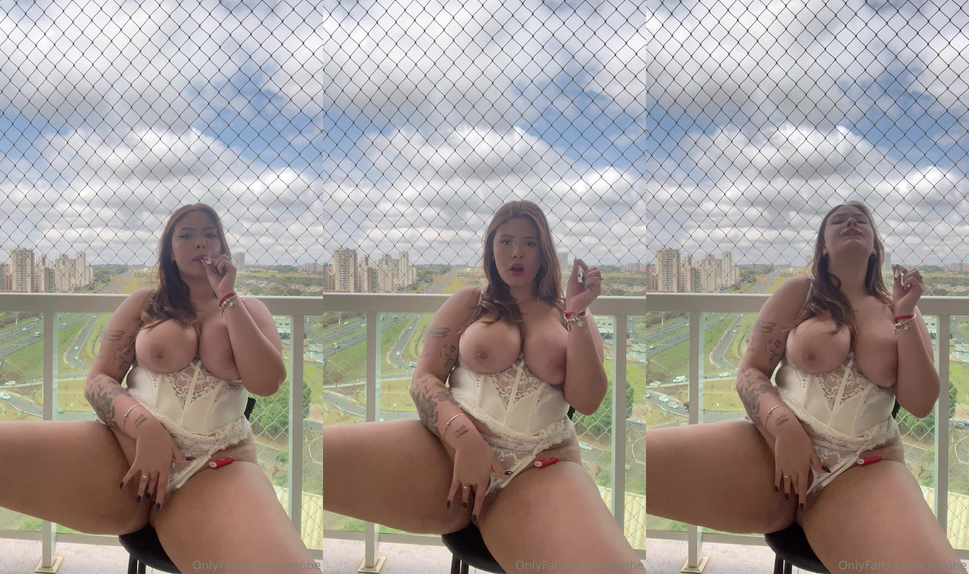 Beatriz Bianca Masturbating On The Balcony