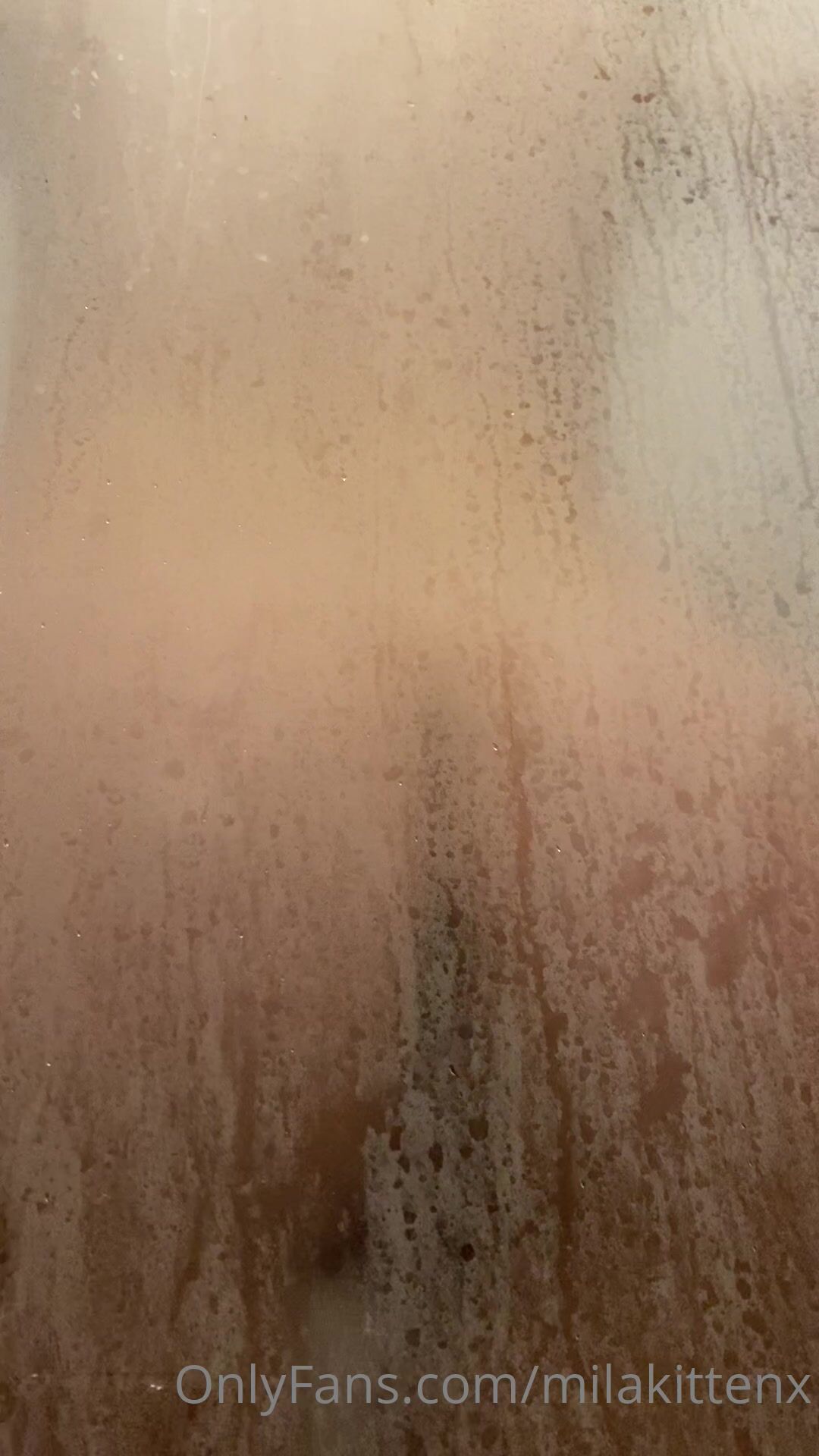 Mila Sobolov Shows Off Her Ass In The Shower