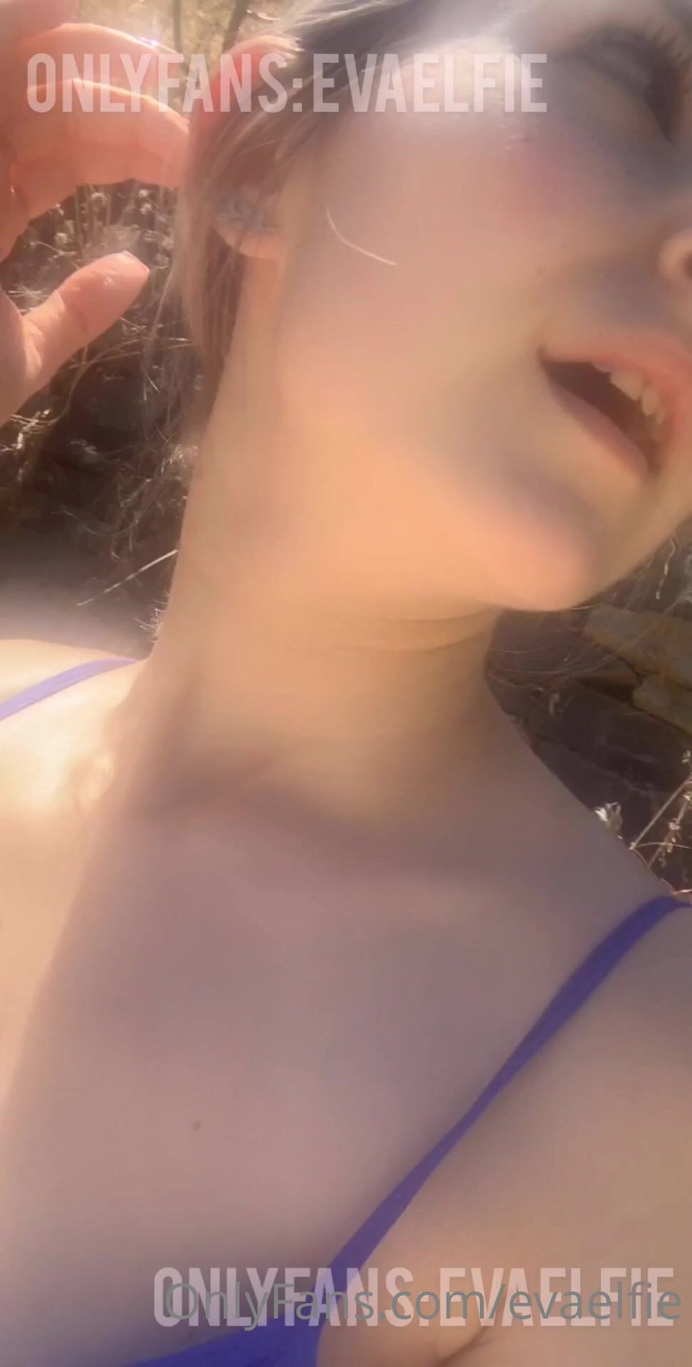 Eva Elfie Tries Gaming While Getting Fucked