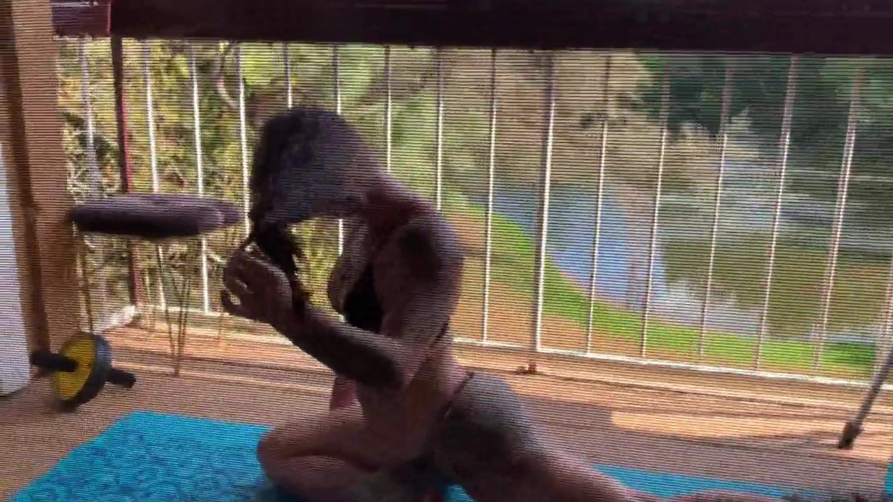 Apex Suicide Does Yoga And Ends Up Fucking Her Trainer