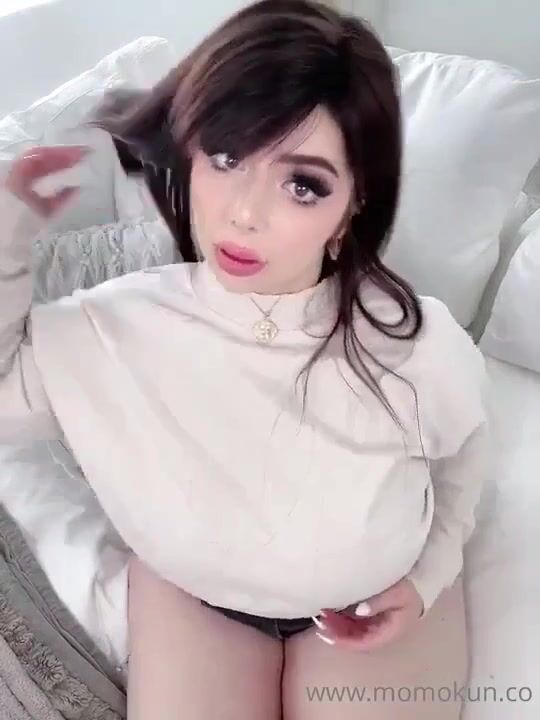 Huge Girl Momokun Buries A Tiny Vibrator In Her Pussy