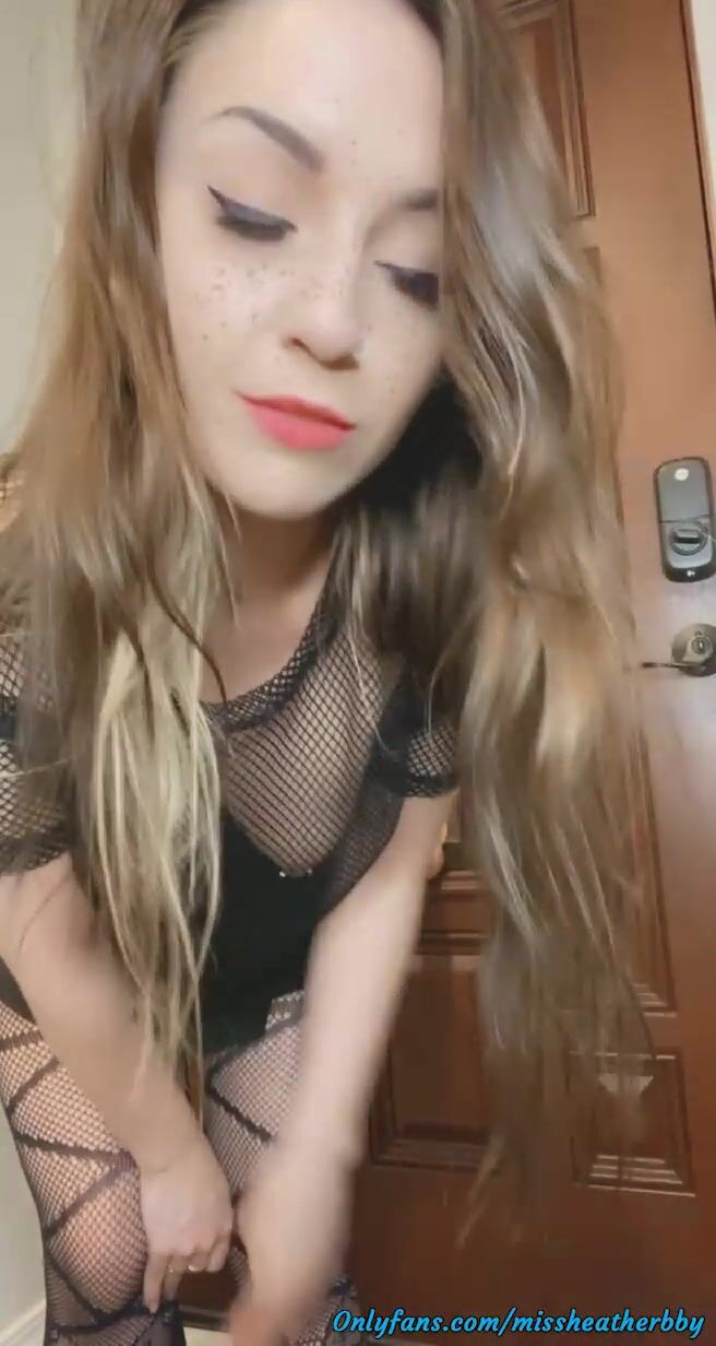 Missheatherbby Bounces On A Mounted Dildo