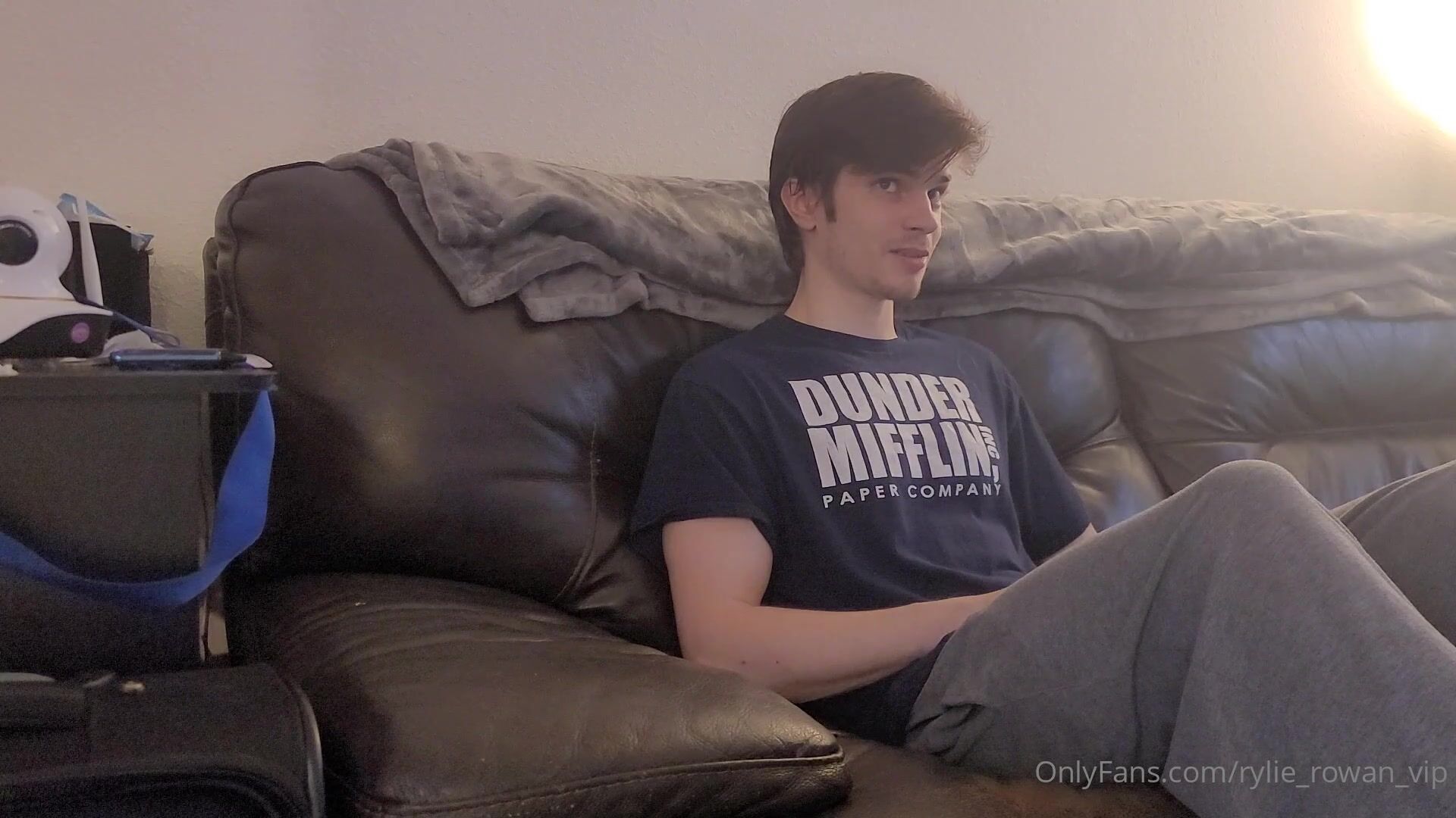 Rylie Rowan Gets Fucked On The Couch