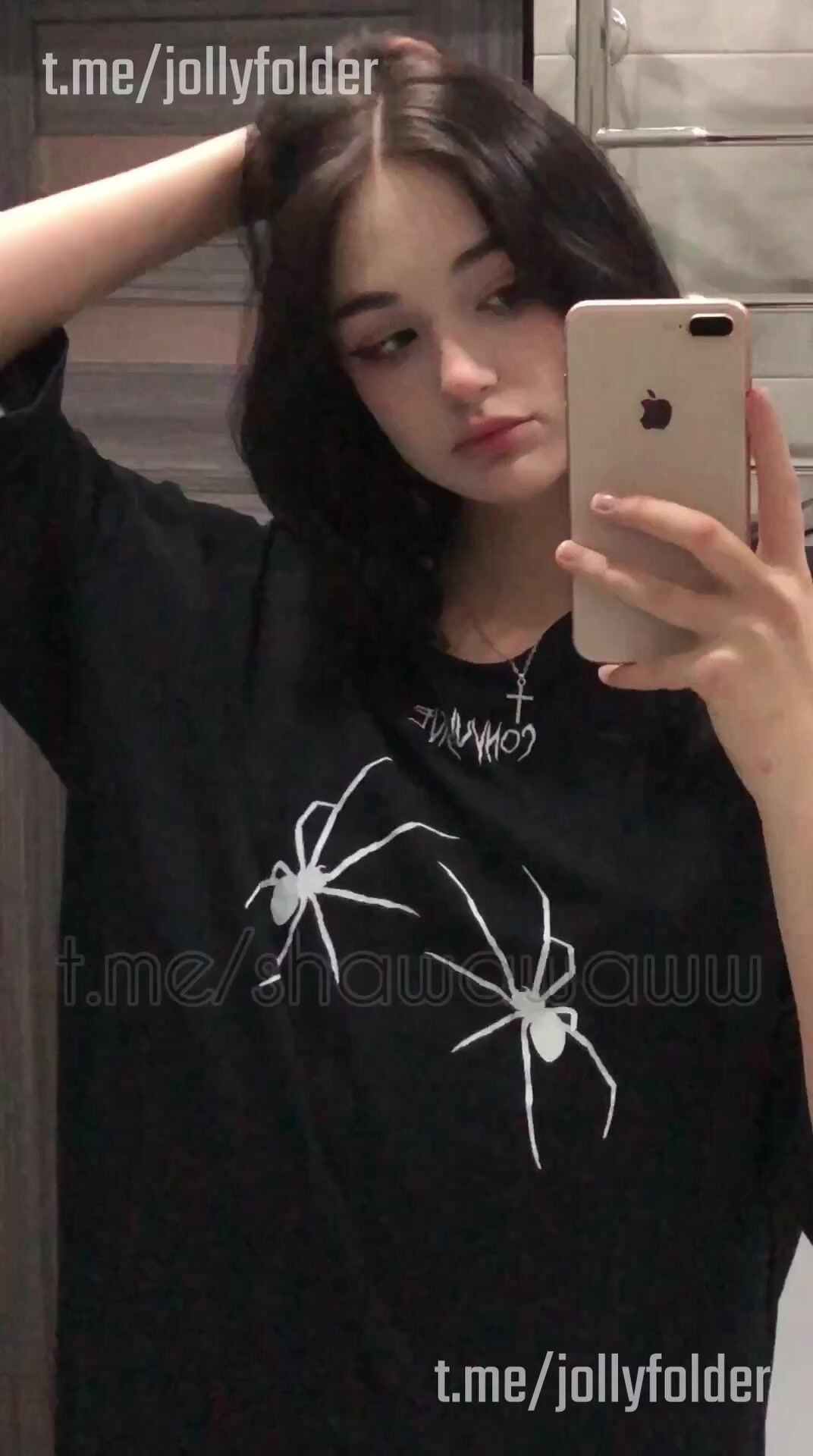 Jolly Folder Showing Her Tits