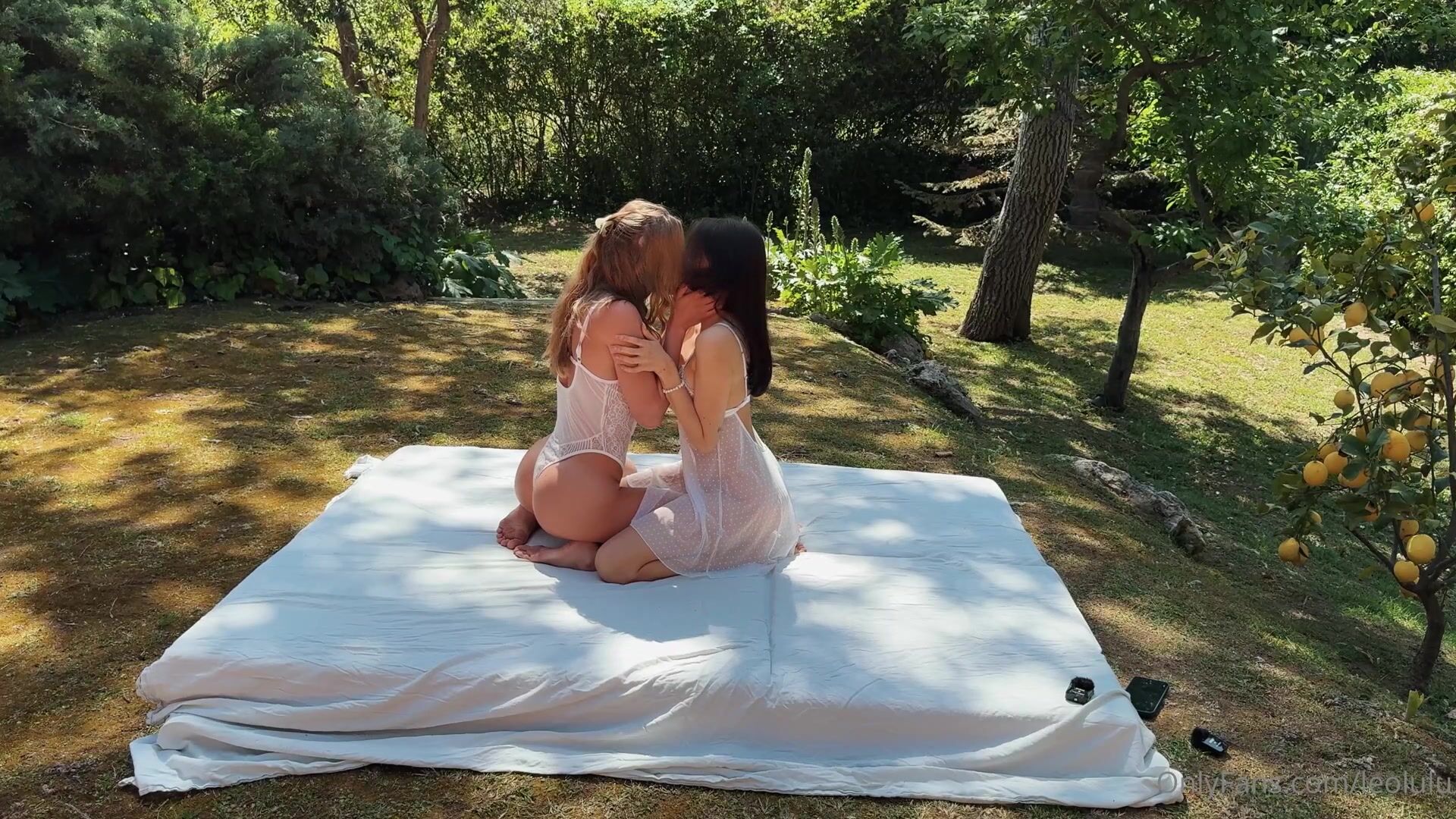 LeoLulu and Ruth Lee Fuck A Stranger In The Woods