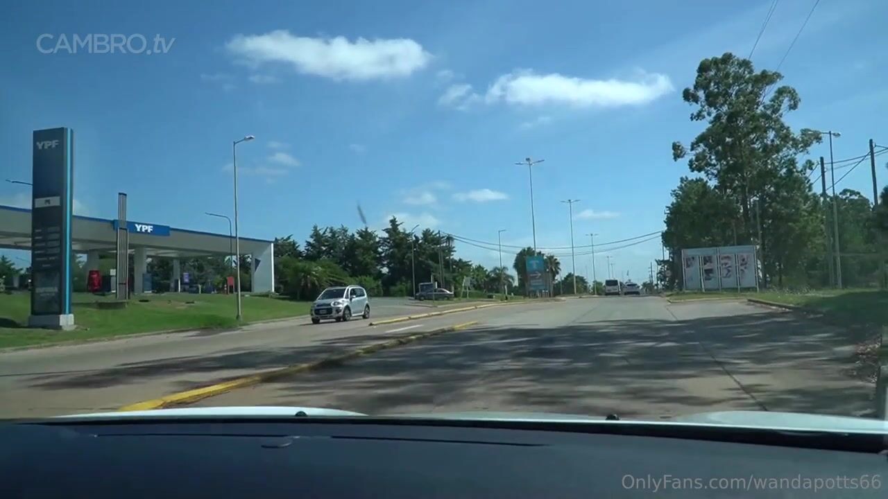 Wandapottss Gets Out Of The Car To Have Sex