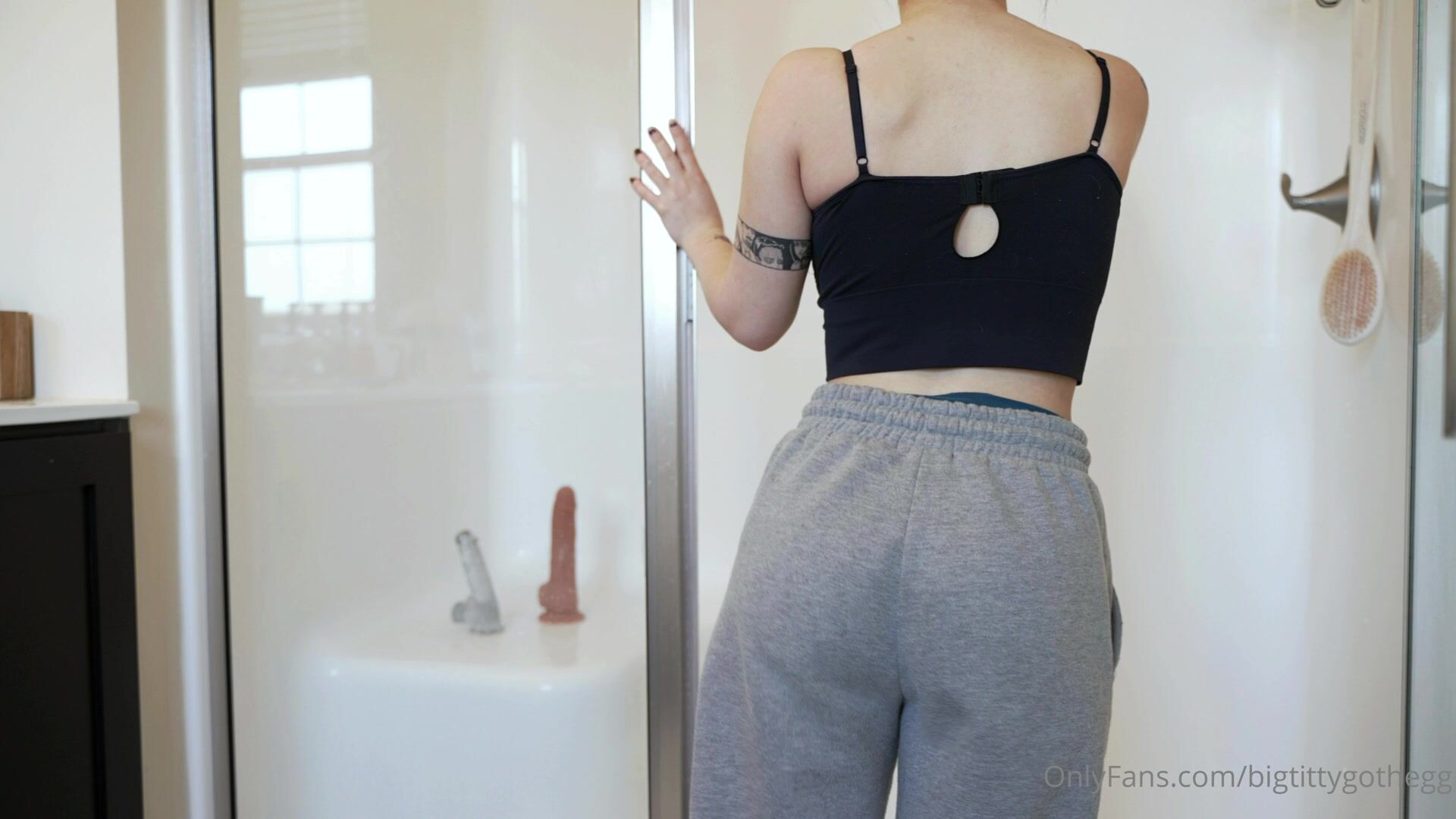 BigTittyGothEgg Gets Off Before Shower
