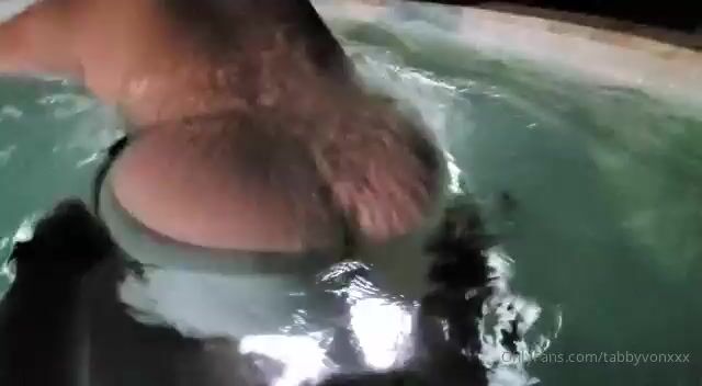 Tabbyvonxxx Rides BBC In The Hot Tub
