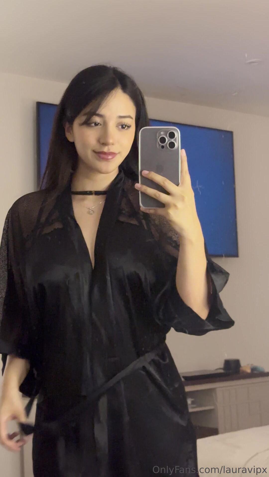 Lauravipx Disrobes Into Sexy Lingerie