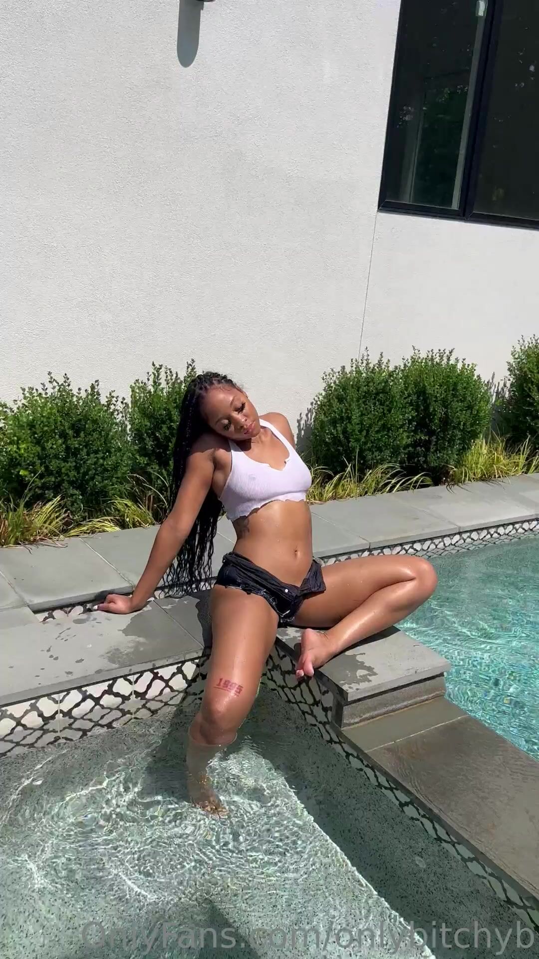 Onlybitchyb Flaunts Her Body By The Pool