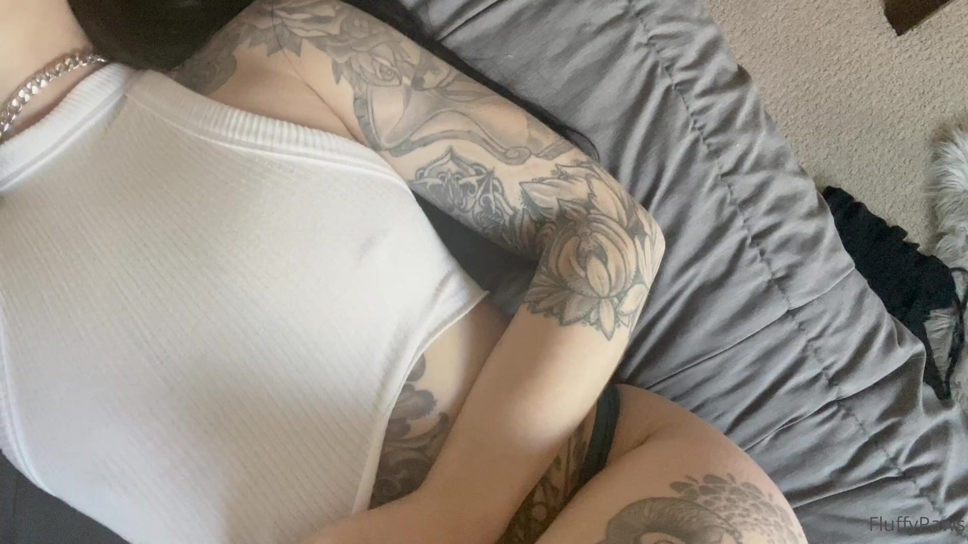 Satankitty69 Fingers Her Vagina