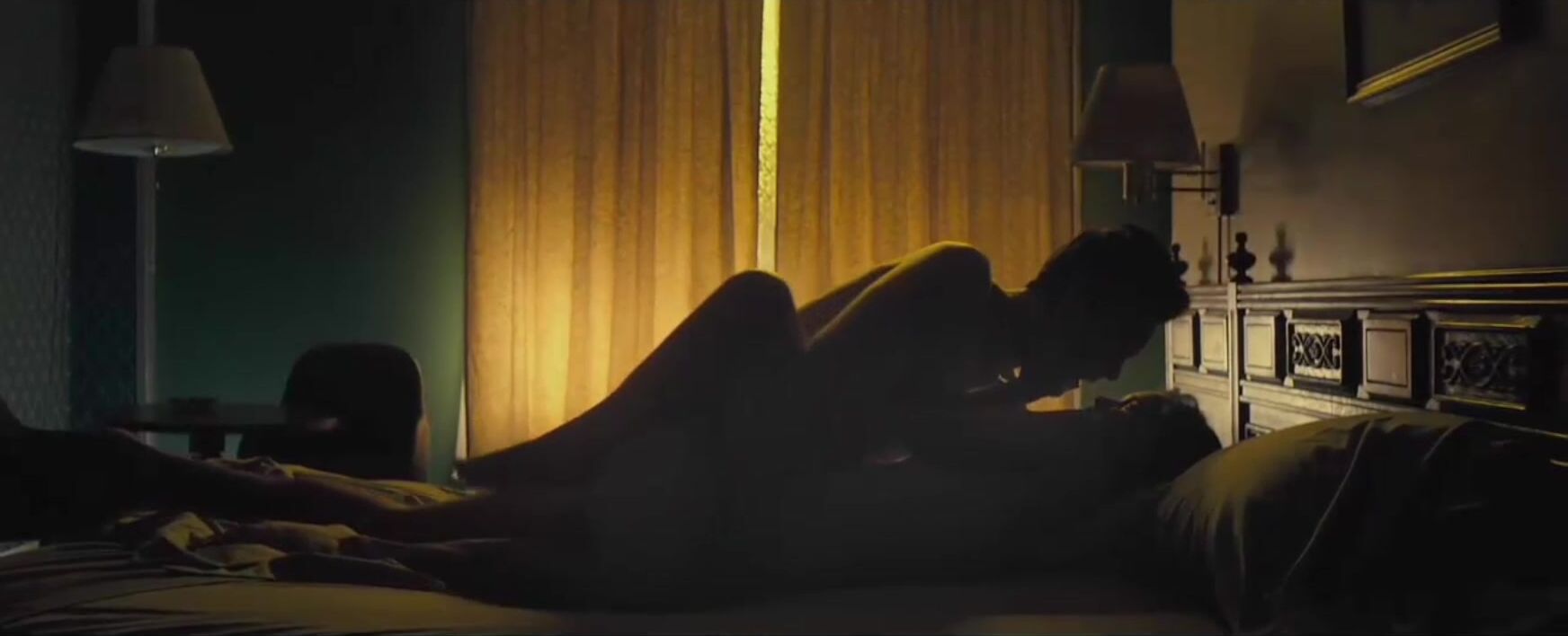 Emilia Clarke Fucks With Lights Off