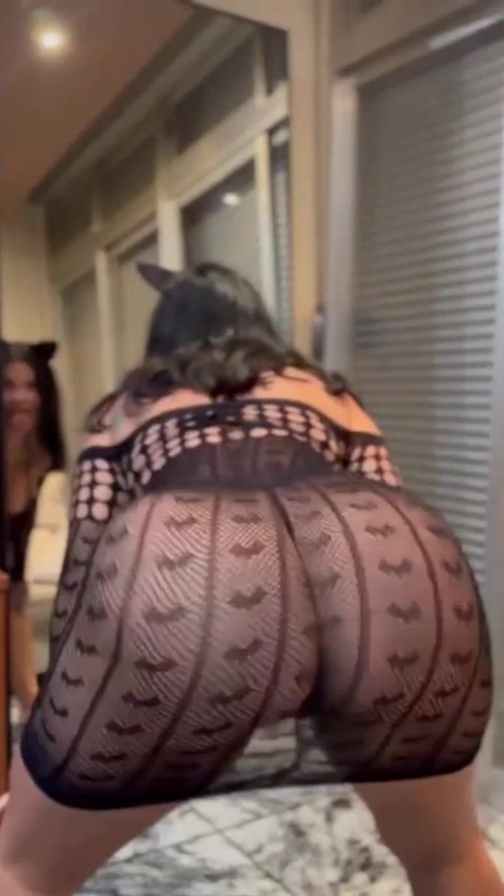 Hot Ass Twerk With Jaziuu