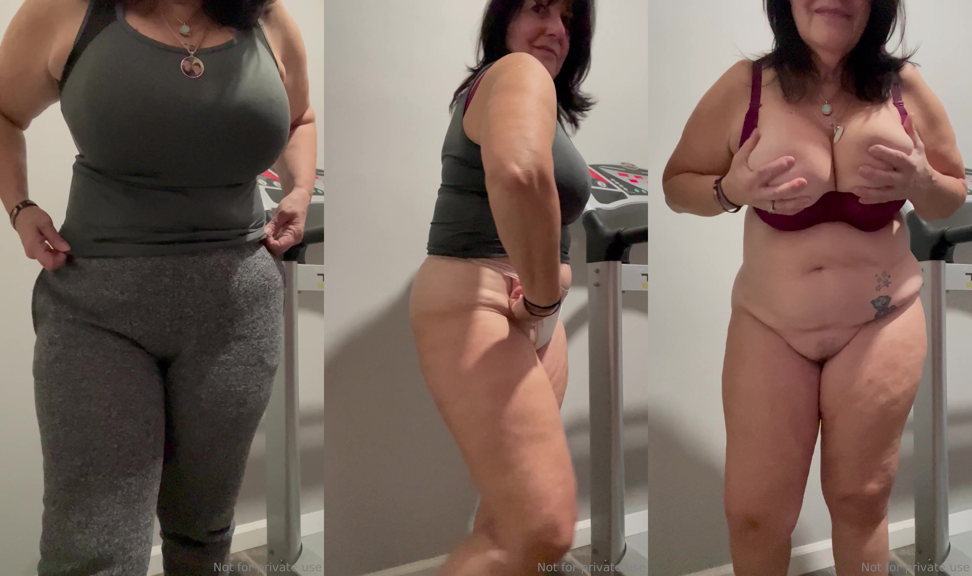 Ivorygoddess Strips Clothes Seductively