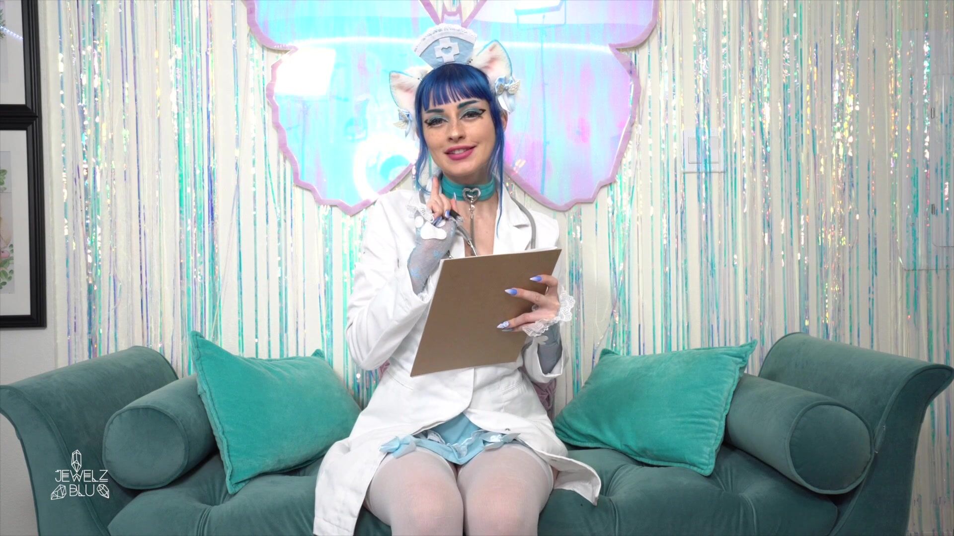 Cat Doctor Jewelz Blu Shows Her Tits