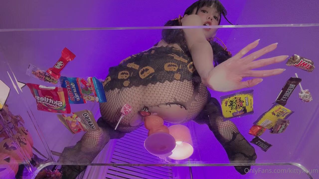 Kitty Kum's Halloween Candy Masturbation