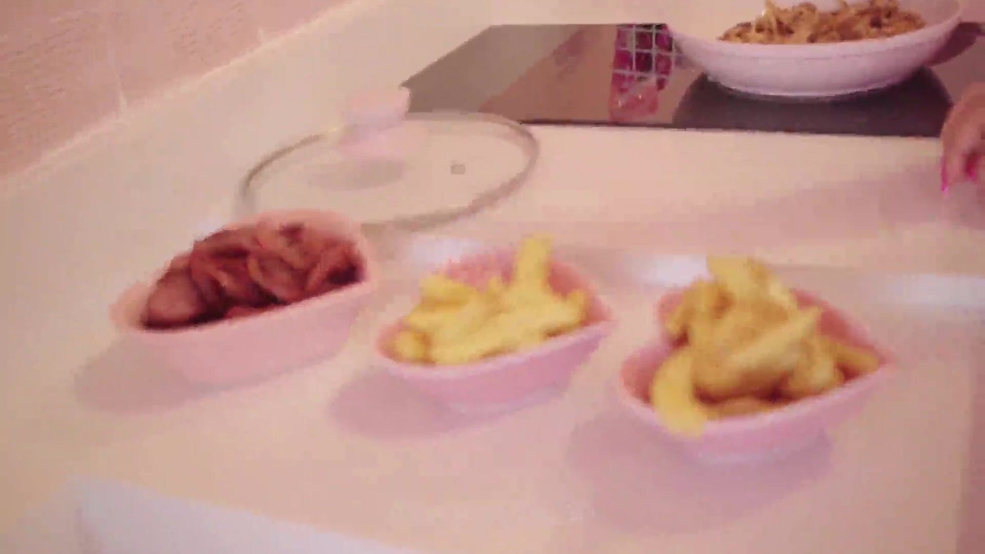 Larissasumpani Has A Lesbian Threesome In The Kitchen