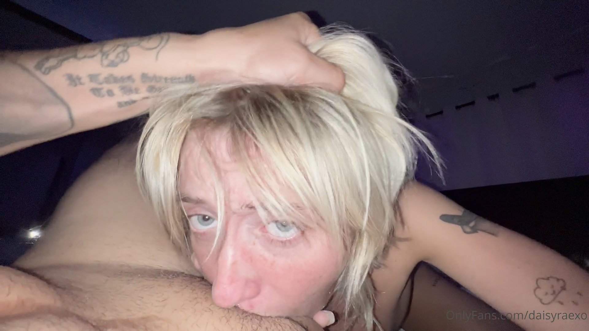DaisyRaeXO Gives Her BF A Deep Throat