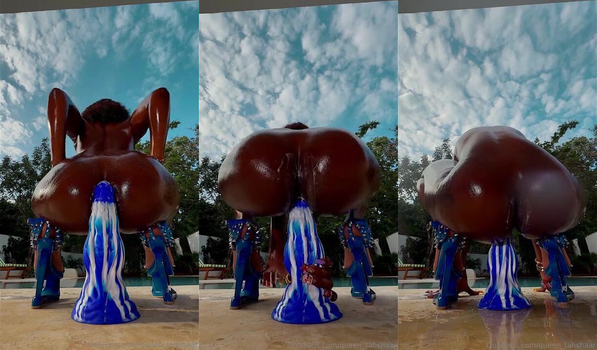 Queen_Tahshaar Squirts From A Tentacle Dildo