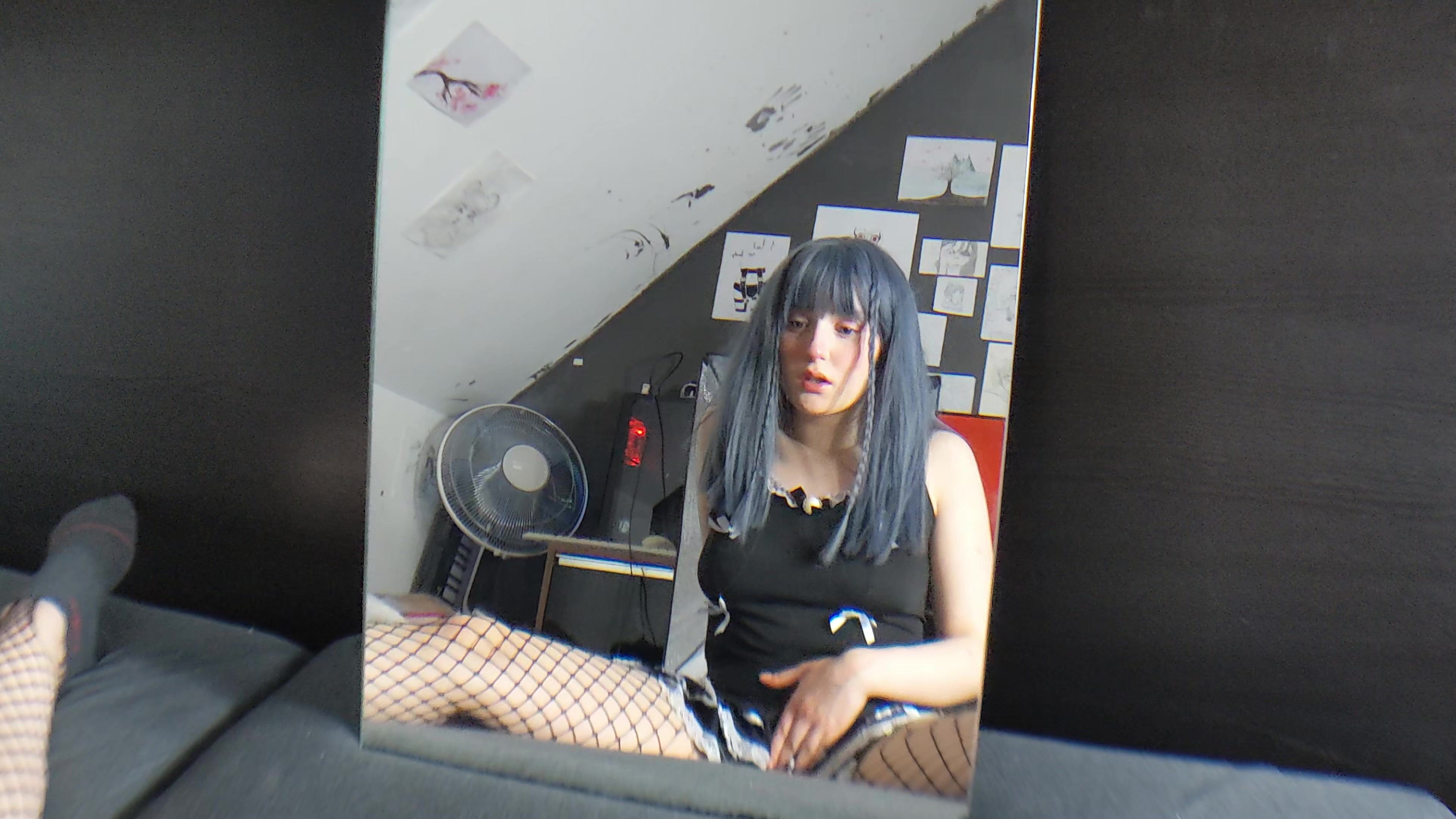 Joyliii Plays With Her Pussy Infront Of The Mirror