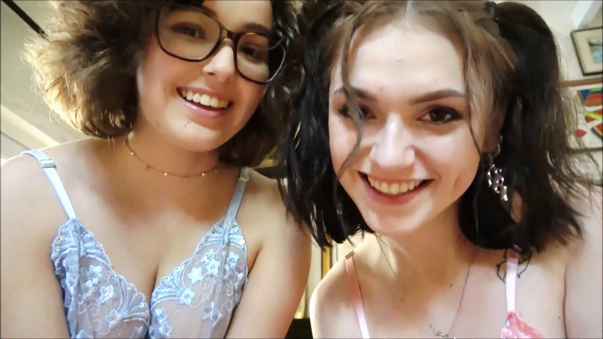Besties Gracie Gates & LeanaLovings Satisfy A Cock