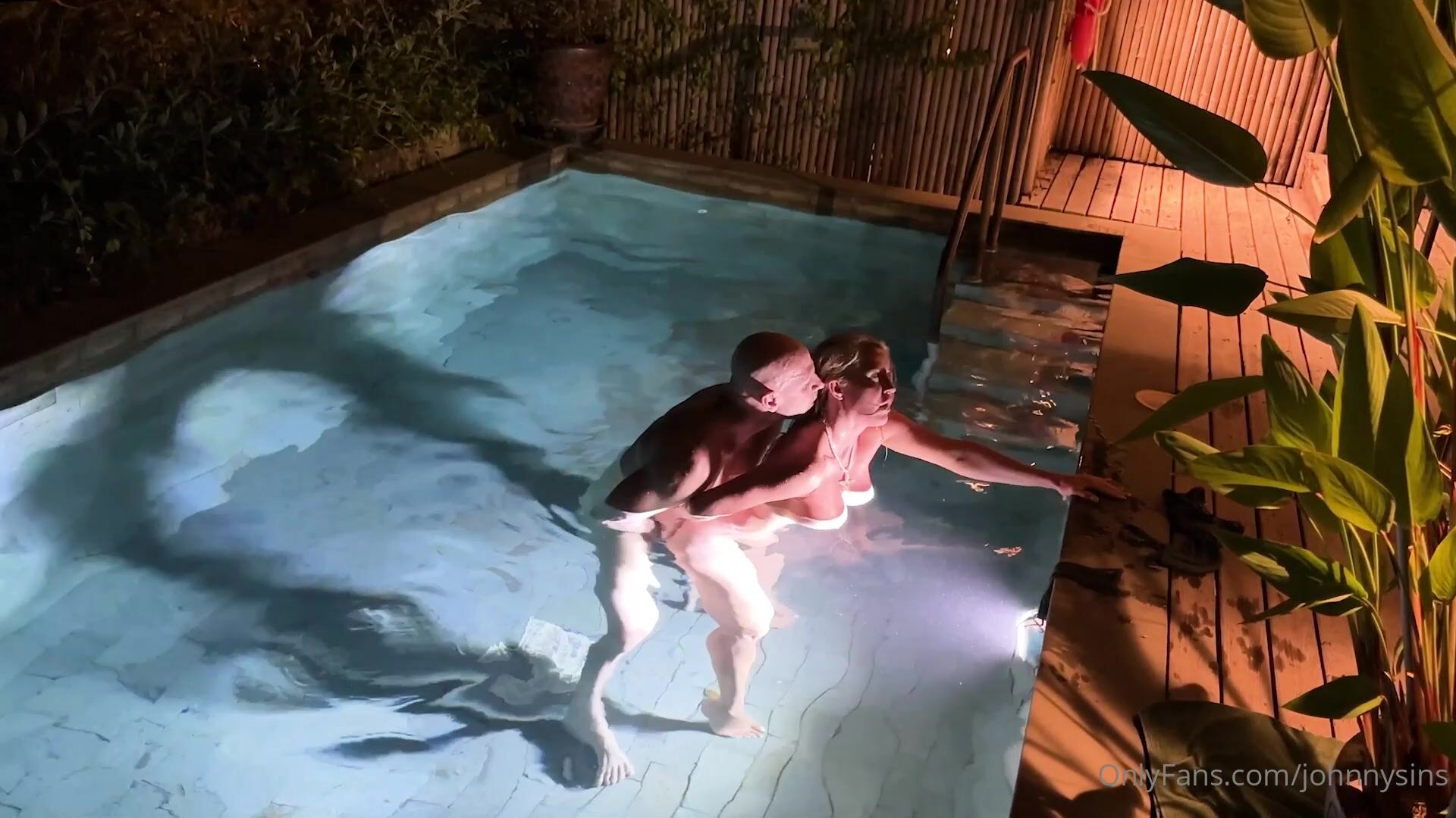 Sienna Day Gets Fucked In The Pool By Johnny Sins