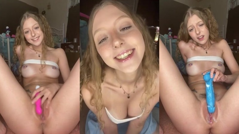 Crazie Kitten Plays With Her Sex Toys