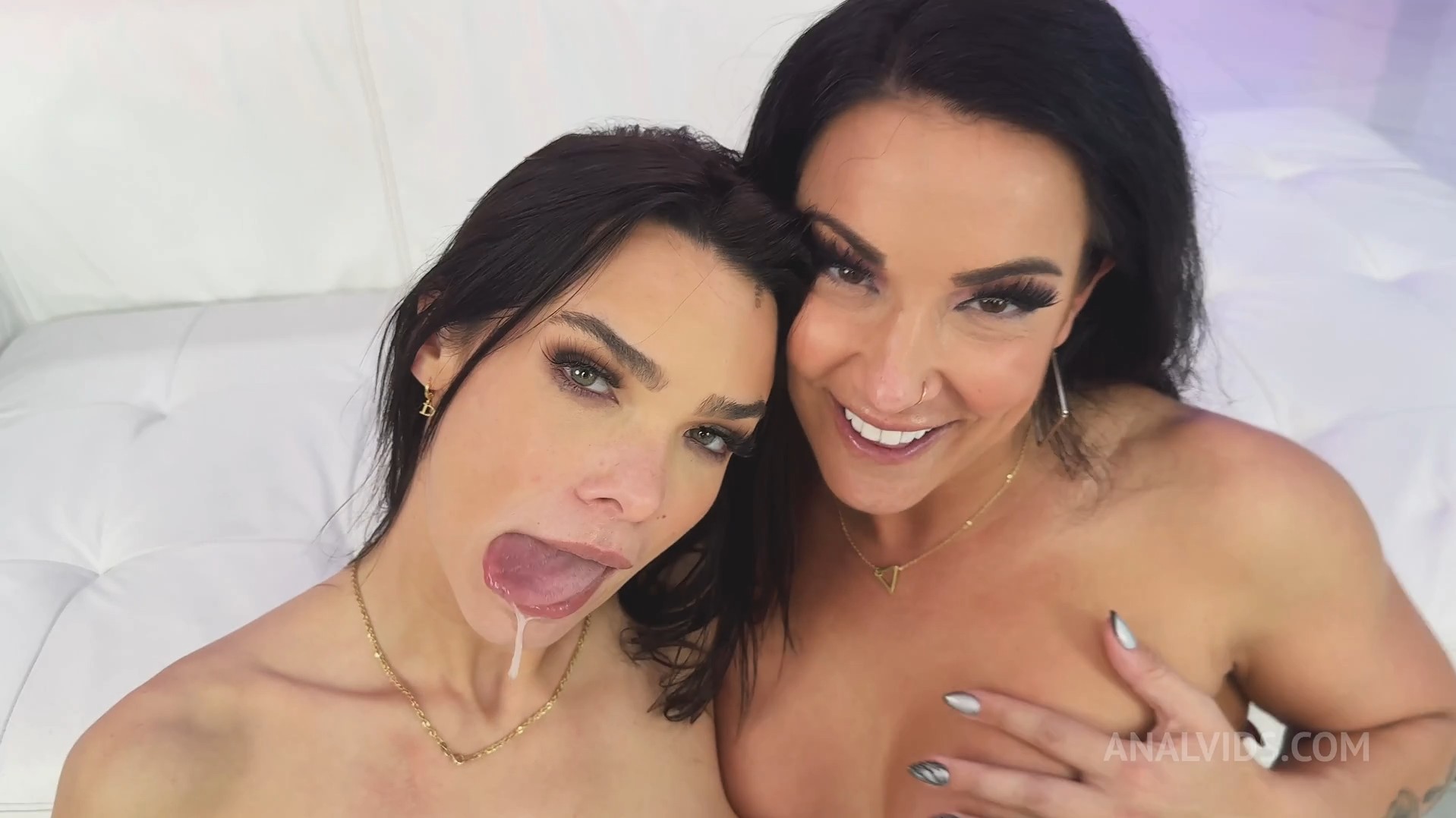 Ivy Ireland & Courtney Tillia Share A Cock In A Threesome