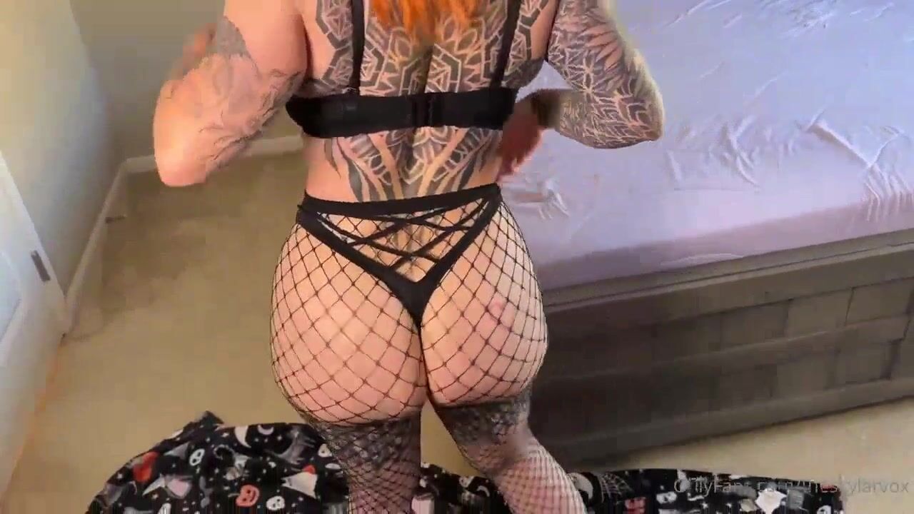 Skylar Vox Gets Her Ass Fucked In Fishnets