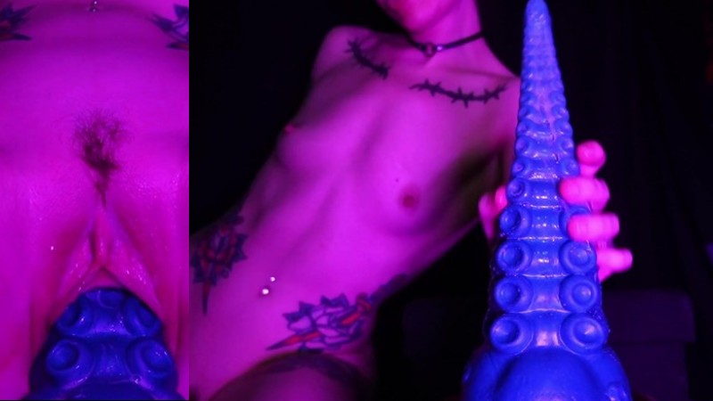 LiliJunex's Tentacle Dildo Masturbation