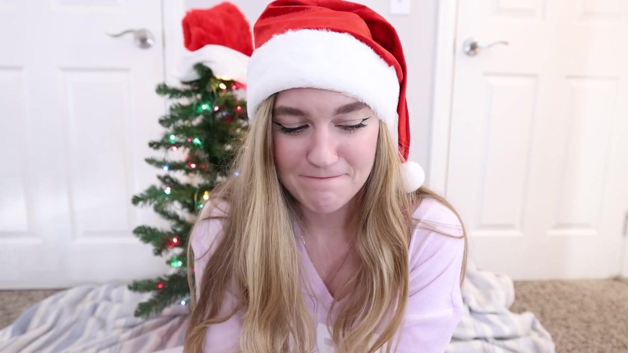 Jaybbgirl Has An Early Christmas Present For Her Stepbrother — Her Wet Pussy