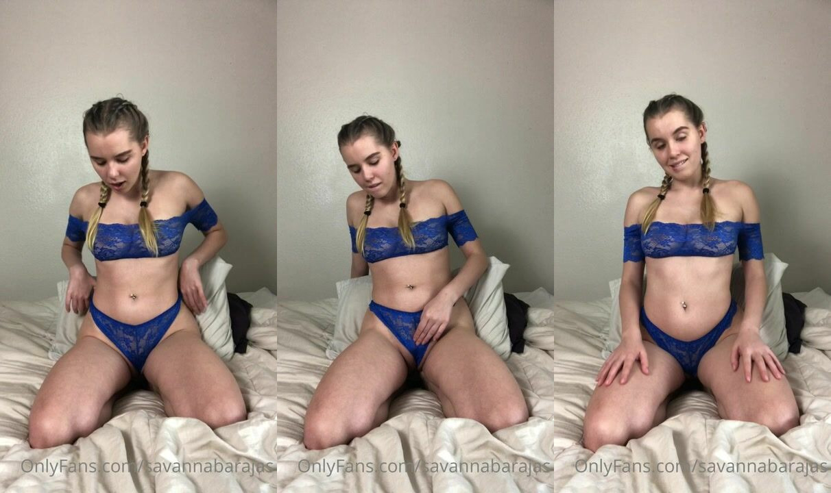 Harleyxwest Strips And Uses Her Dildo